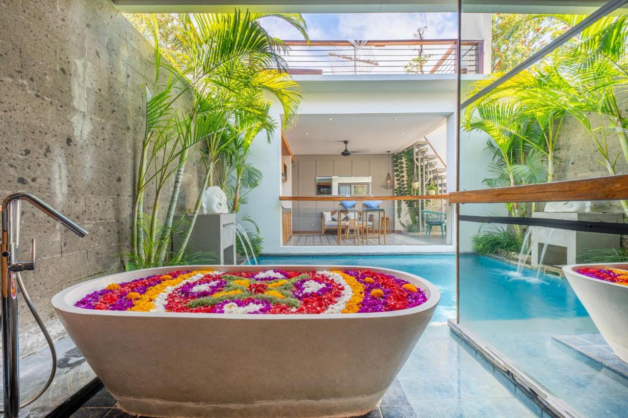 Ayona Villa Seminyak By Ini Vie Hospitality Exterior photo
