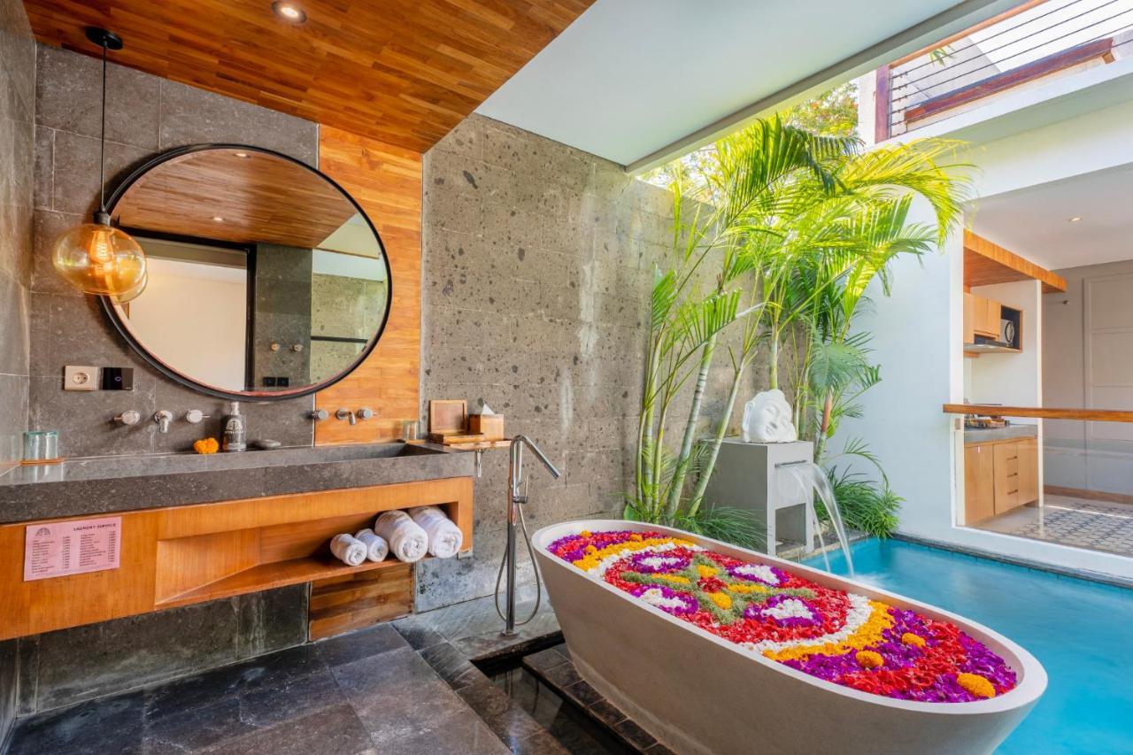 Ayona Villa Seminyak By Ini Vie Hospitality Exterior photo